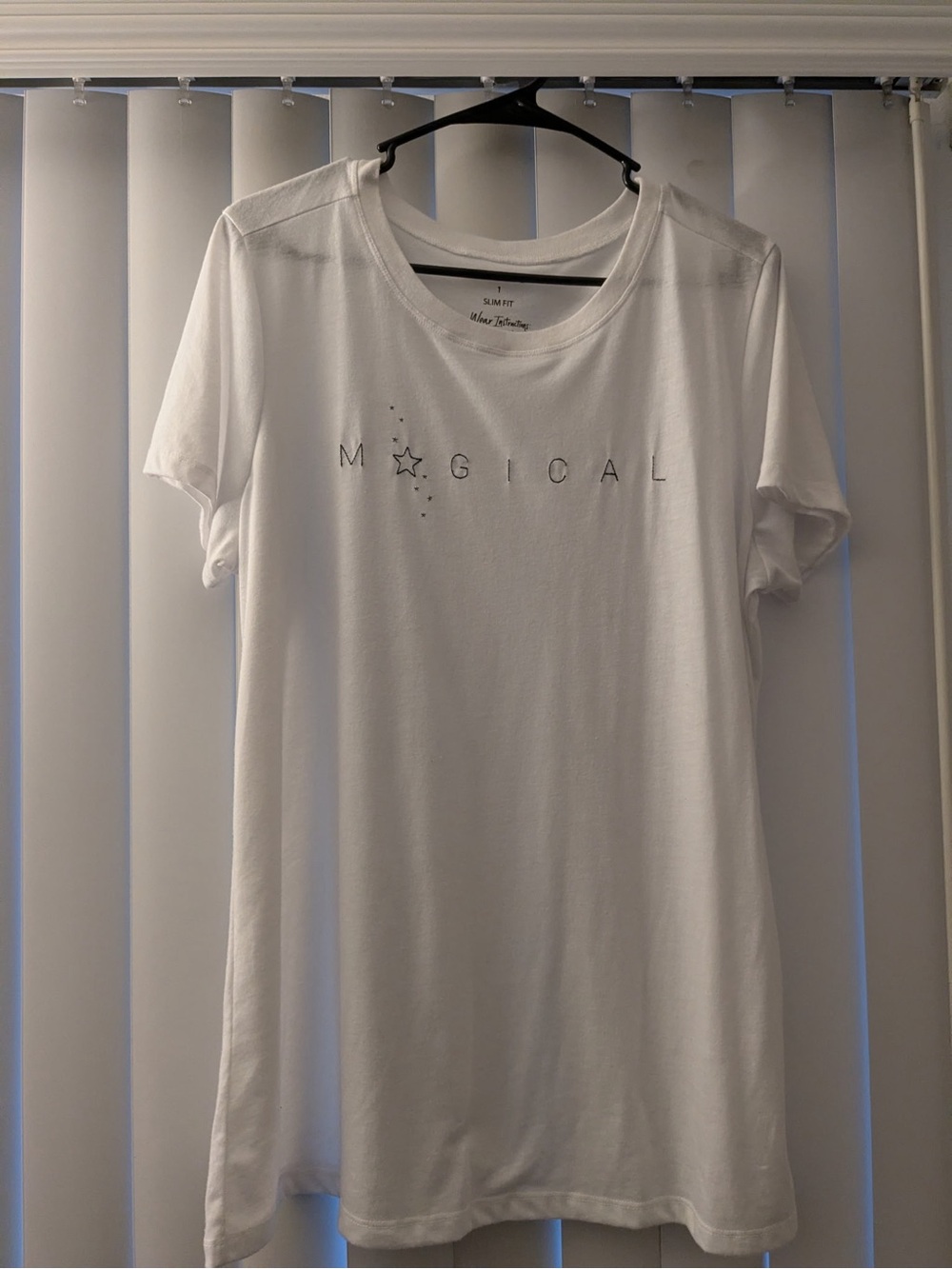 Torrid Size 1 White Slim Fit Graphic Tee